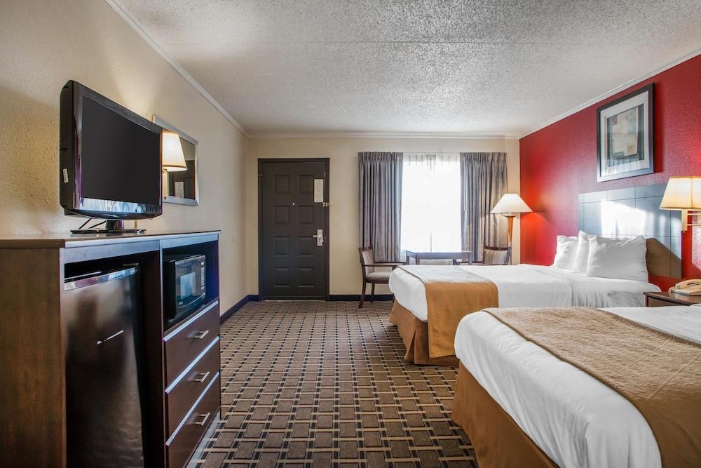 Quality Inn & Suites מילוויל מראה חיצוני תמונה