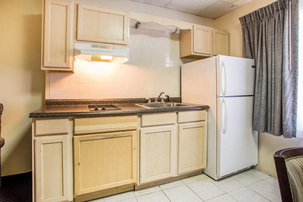 Quality Inn & Suites מילוויל מראה חיצוני תמונה