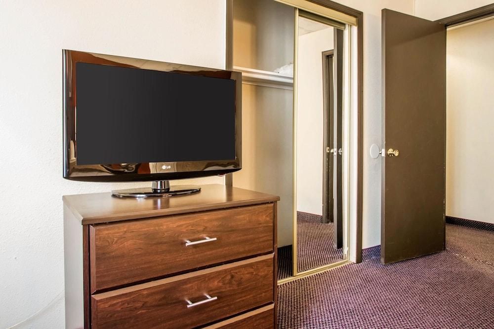 Quality Inn & Suites מילוויל מראה חיצוני תמונה