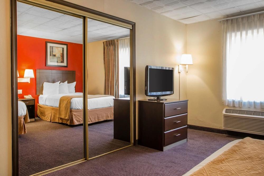 Quality Inn & Suites מילוויל מראה חיצוני תמונה