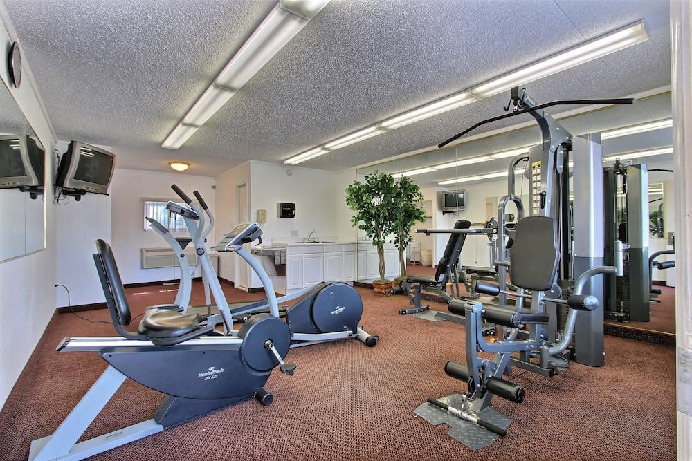 Quality Inn & Suites מילוויל מראה חיצוני תמונה