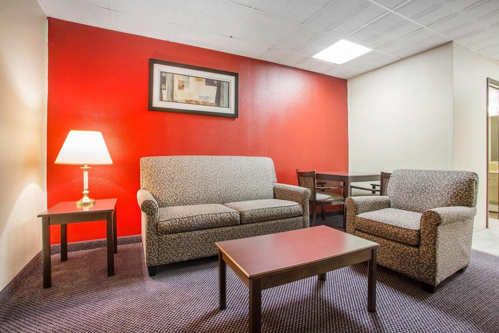 Quality Inn & Suites מילוויל מראה חיצוני תמונה