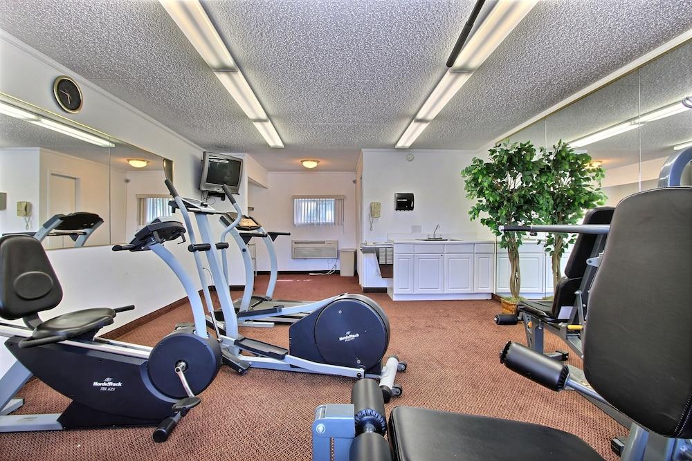 Quality Inn & Suites מילוויל מראה חיצוני תמונה