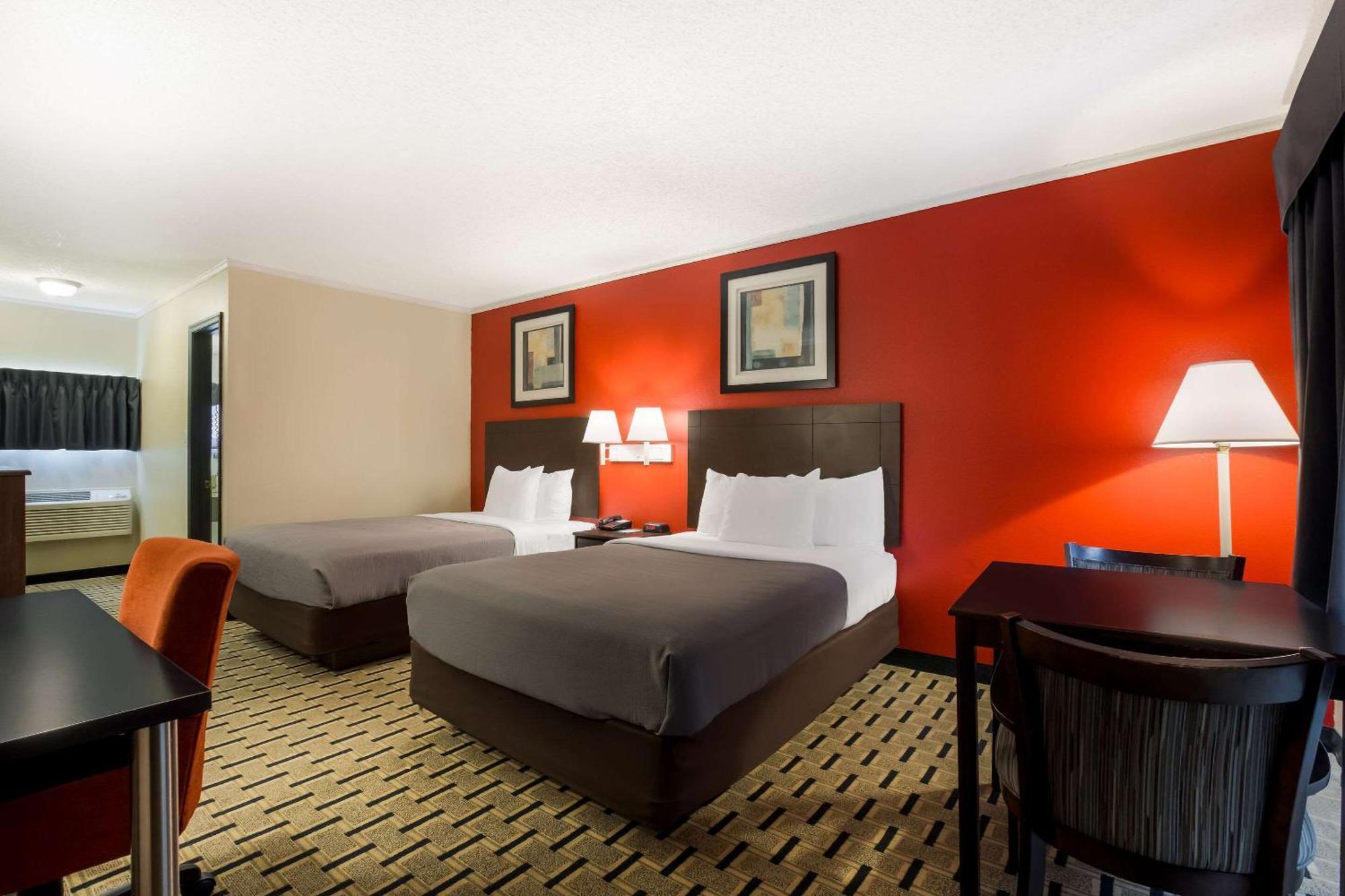 Quality Inn & Suites מילוויל מראה חיצוני תמונה