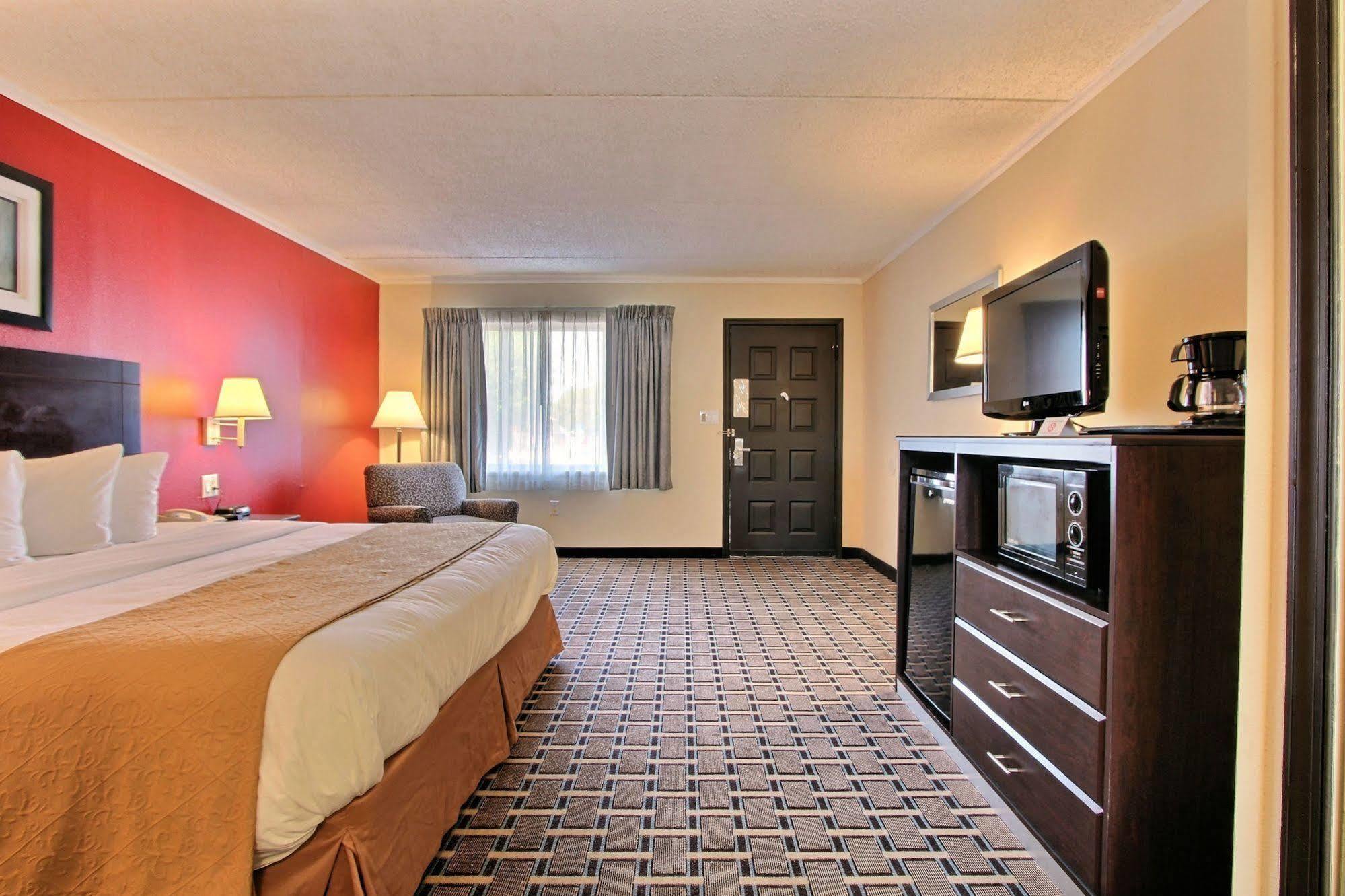 Quality Inn & Suites מילוויל מראה חיצוני תמונה